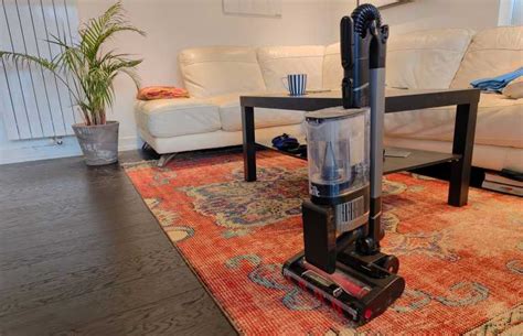 Shark Stratos Cordless Vacuum Review - Tech Advisor