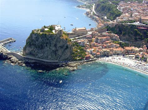 La spiaggia della Marina Grande di Scilla Le meraviglie della Calabria ...