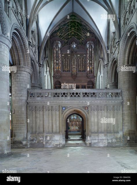 Gloucester Cathedral, organ and screen Stock Photo - Alamy