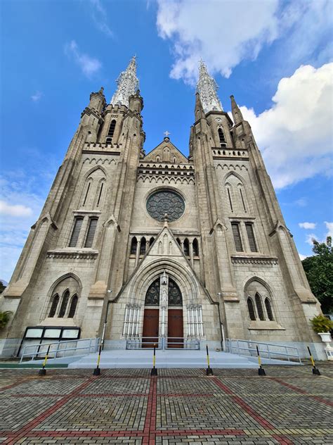 Gereja Katedral Jakarta: Sejarah, Arsitektur, Lokasi & Jam Buka