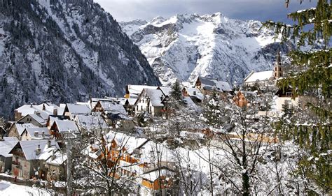 Ski Holidays Les Deux Alpes | Catered Ski Chalets