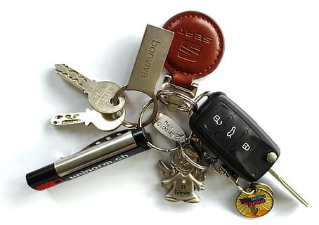 HD wallpaper: assorted keys, car keys, keychain, metal, door key, symbols, house keys ...