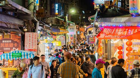 Shilin Night Market, Taipei holiday rentals: houses & more | Vrbo