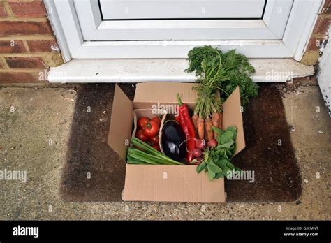 Vegetable box delivery Stock Photo - Alamy