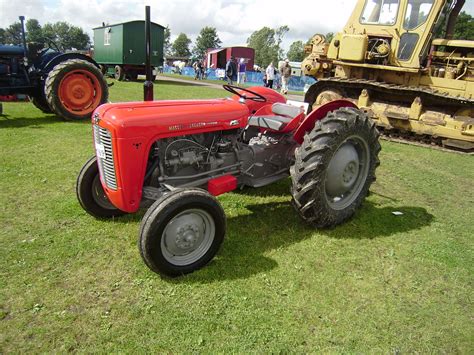 Massey Ferguson products by series | Tractor & Construction Plant Wiki | FANDOM powered by Wikia