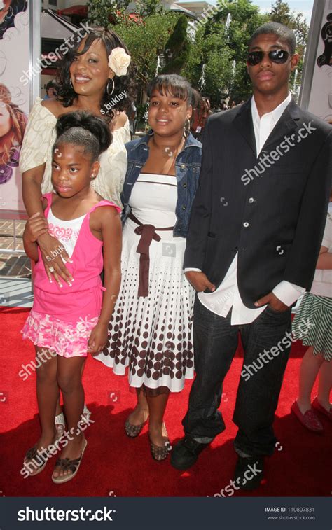 Niecy Nash Family Los Angeles Premiere Stock Photo 110807831 | Shutterstock