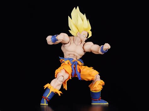 Dragon Ball Z - S.H. Figuarts Super Saiyan Son Goku "Legendary Super ...