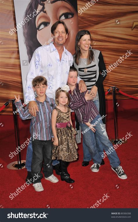 Kevin Sorbo Family World Premiere Tangled Stock Photo 89306308 | Shutterstock