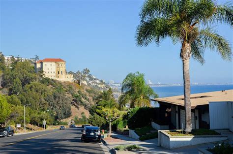 Pacific Palisades - Metropolitan Realty Group