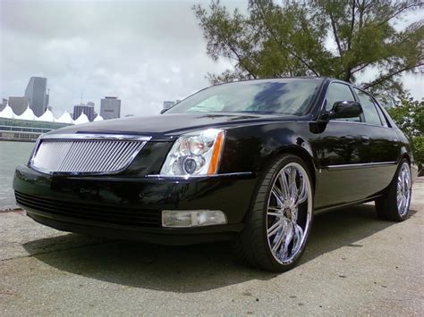 2008 Cadillac DTS - Information and photos - MOMENTcar