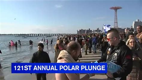 Polar Bear Club kick off New Year's with annual Coney Island plunge - ABC7 New York