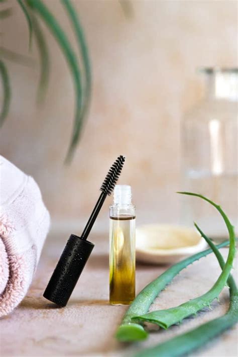 5 DIY Eyelash Serum Recipes for Fuller Lashes | Hello Glow