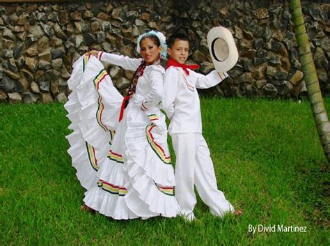 Honduras | Dramatic dresses, Traditional dresses, Folk dresses