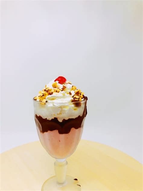 Single Scoop Sundae - Tucker's Ice Cream