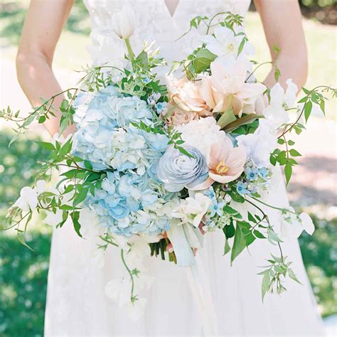 Stunning White Rose and Hydrangea Bridal Bouquet: A Must-See for Every ...