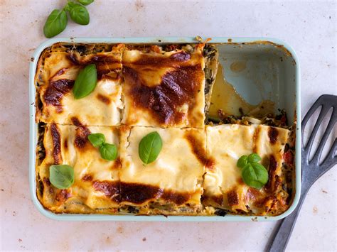 Vegetable lasagna with bechamel sauce recipe | Eat Smarter USA