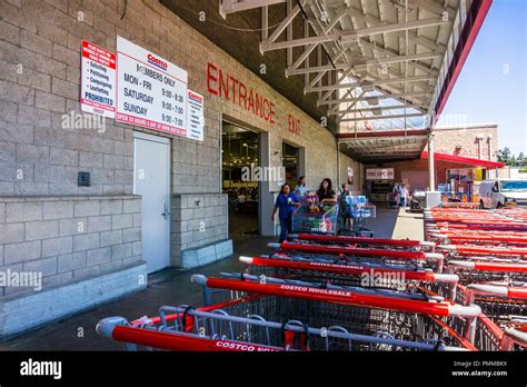 August 6, 2018 Mountain View / CA / USA - Entrance to one of the Costco ...