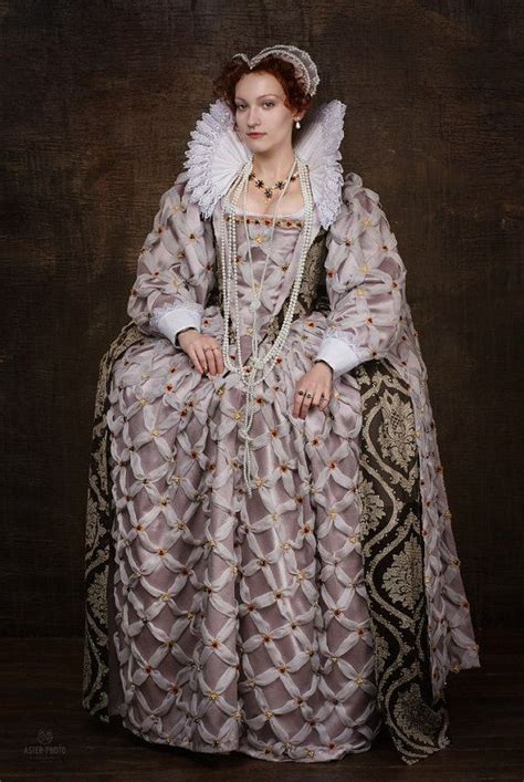 Elizabeth I of England Full Costume Set England 16th Century | Etsy | Elizabethan clothing ...