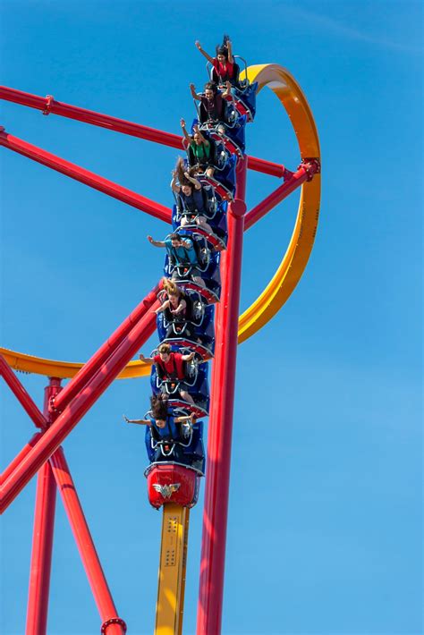 WONDER WOMAN™ Golden Lasso Coaster - Six Flags Fiesta Texas