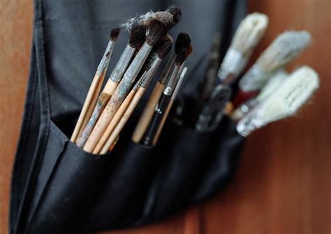 Best Brushes For Oil Painting: Top 5 Brush Sets For Artists