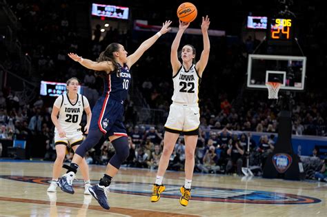 Caitlin Clark, Iowa beat UConn 71-69 in women’s Final Four, advance to ...