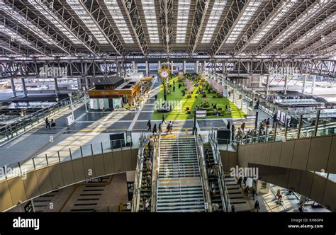 Japan,Kansai, Osaka City, Osaka Station *** Local Caption *** architecture, big, ceiling, hall ...