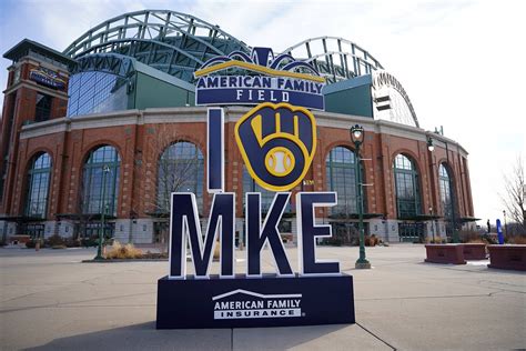 State Republicans propose $614M stadium upgrade for Milwaukee Brewers ...