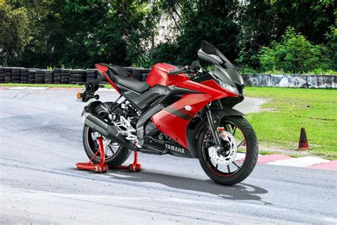 Yamaha R15 Bike Red