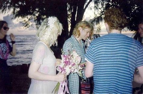 Rare Photos From Kurt Cobain And Courtney Love's Modest Wedding (7 pics ...