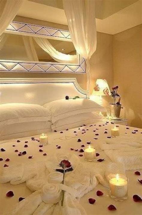 nice 54 Romantic Bedroom Ideas for Couples #bedroomideasforcouples ...