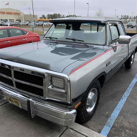 1992 Dodge D250 cummins pickup SUPER CLEAN - Classic Dodge D250 1992 for sale