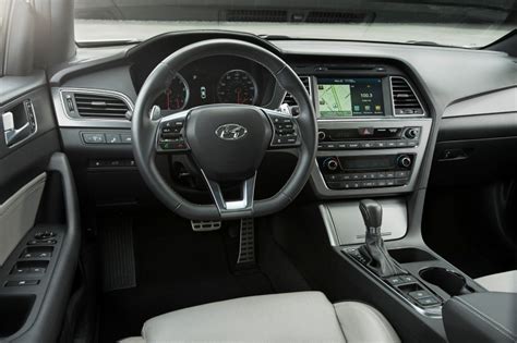 2015 Hyundai Sonata Pictures - 340 Photos | Edmunds