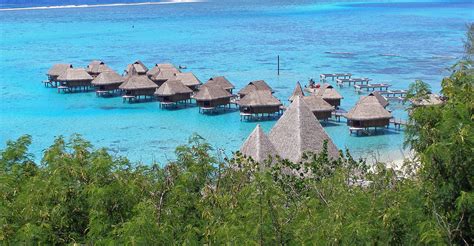 overwater-bungalows-in-moorea-french-polynesia-960 - Neat Stays