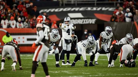 Highlights: Watch the best moments from the Raiders' 16-14 win over the Browns