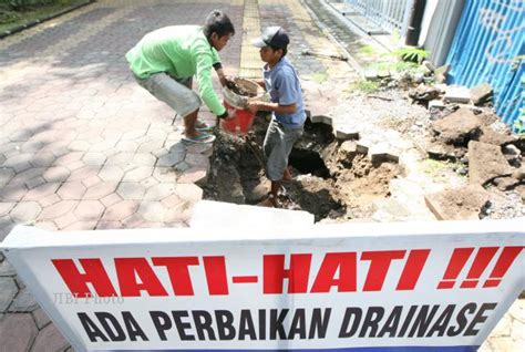 PERBAIKAN SALURAN DRAINASE - Solopos.com | Panduan Informasi dan Inspirasi