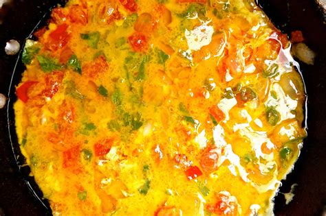 Keep Calm & Curry On: Parsi Style Scrambled Eggs (Akuri)