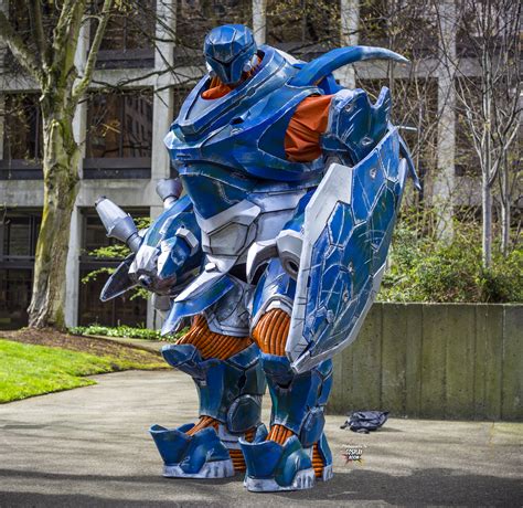 The Biggest Halo Cosplay Yet | Kotaku UK