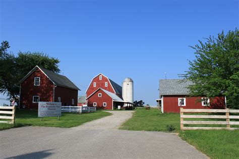 File:Rentschler Farm Museum Saline Michigan.JPG - Wikimedia Commons