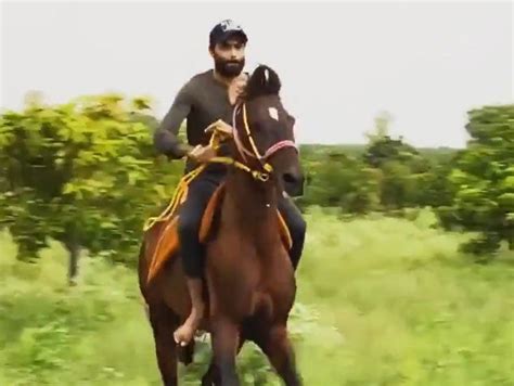 Ravindra Jadeja horse riding video : Ravindra Jadeja sharpens his horse ...