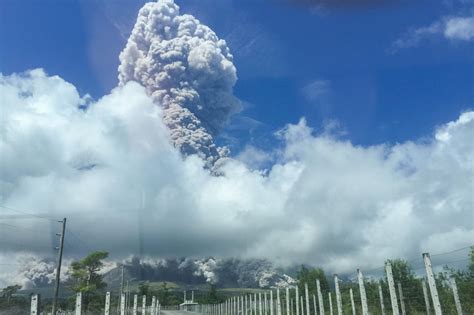 Alert level 4, itinaas sa Bulkang Mayon | ABS-CBN News