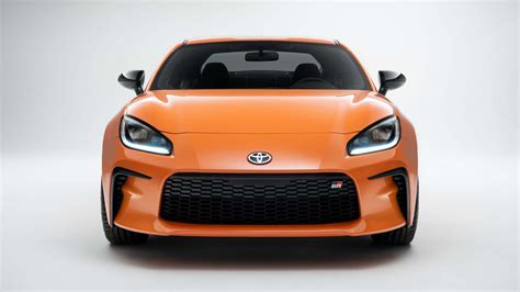 2023 Toyota 86 Special Edition blazes with Solar Shift paint