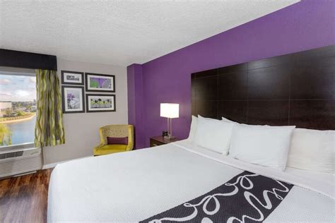 La Quinta Inn & Suites by Wyndham Orlando Universal area Orlando ...