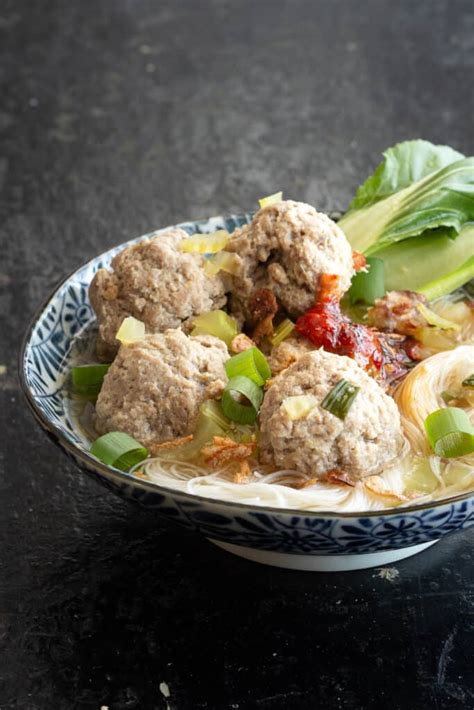 Bakso - Indonesian Meatball Soup (Best Street Food!) | Wandercooks