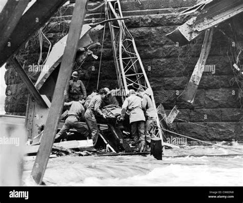 Collapse of Remagen bridge, March 17, 1945 Stock Photo - Alamy