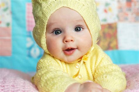 25 Cute Baby Pictures and Photos