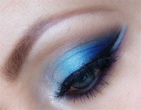 Colorful Eye Makeup Ideas for Spring - Pretty Designs