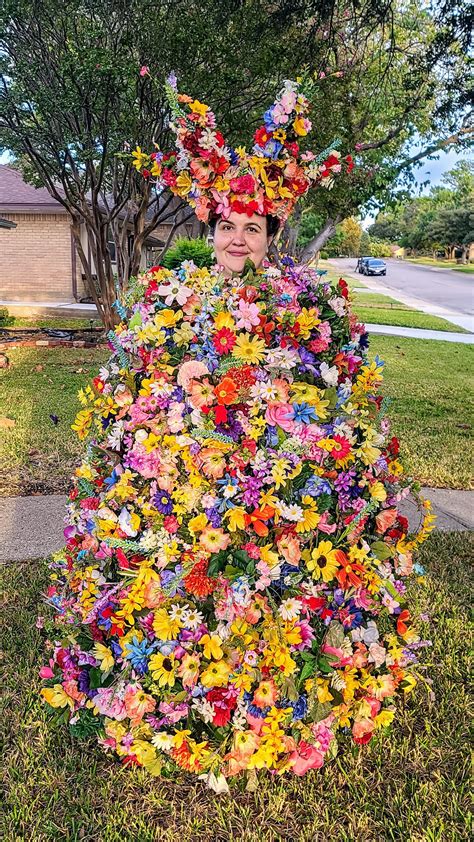 Behold the Midsommar May Queen! : r/Halloween_Costumes