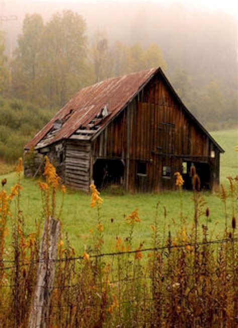 45+Beautiful Classic and Rustic Old Barns Inspirations / FresHOUZ.com | Old barns, Barn pictures ...