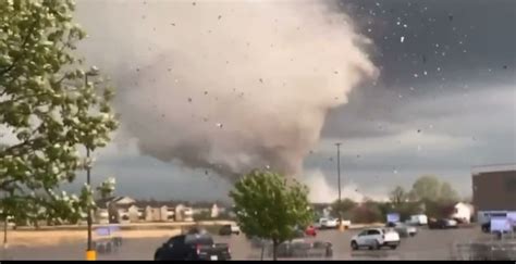 Video of tornado in Kansas : r/tornado