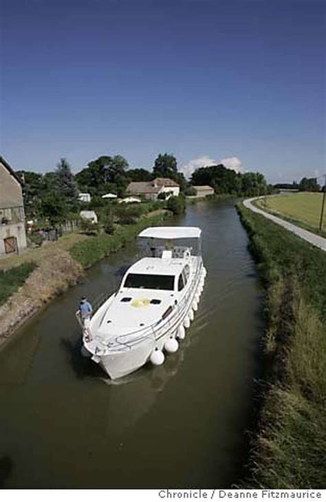 Barging through Burgundy / Quiet rivers and canals lead to its less-traveled corners